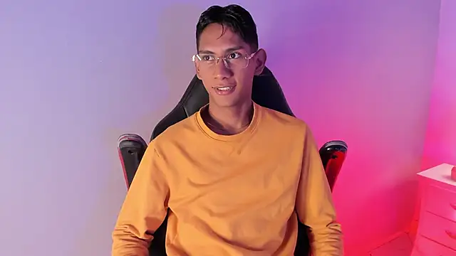 Nick Collins18 online show from 7, 10, 2025