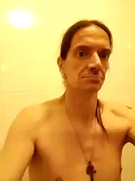 Snapshot of Sunking13cm chatting on 8, 9, 2025 Sunking13cm online show from 8, 9, 2025