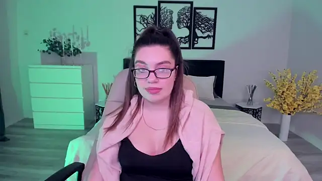 Snapshot of DaniellaLovely chatting on 7, 12, 2024 DaniellaLovely online show from 7, 12, 2024