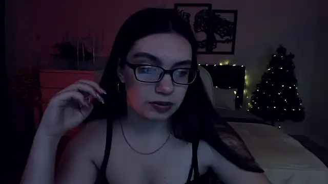 Snapshot of DaniellaLovely chatting on 10, 12, 2024 DaniellaLovely online show from 10, 12, 2024