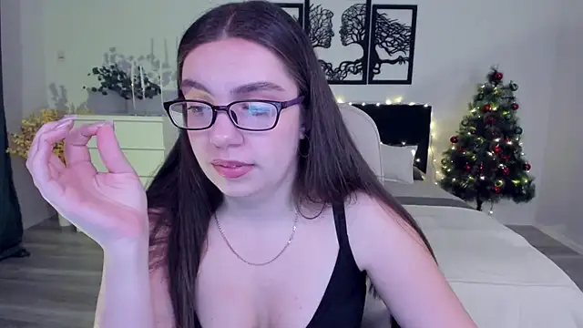 Snapshot of DaniellaLovely chatting on 10, 12, 2024 DaniellaLovely online show from 10, 12, 2024