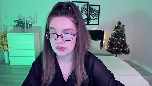 Snapshot of DaniellaLovely chatting on 11, 12, 2024 DaniellaLovely online show from 11, 12, 2024