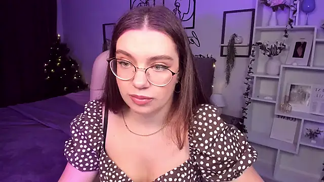 Snapshot of DaniellaLovely chatting on 5, 1, 2025 DaniellaLovely online show from 5, 1, 2025