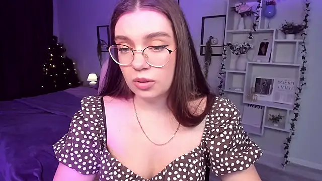 Snapshot of DaniellaLovely chatting on 5, 1, 2025 DaniellaLovely online show from 5, 1, 2025