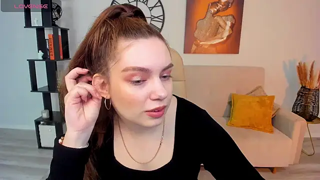 Snapshot of DaniellaLovely chatting on 5, 3, 2025 DaniellaLovely online show from 5, 3, 2025