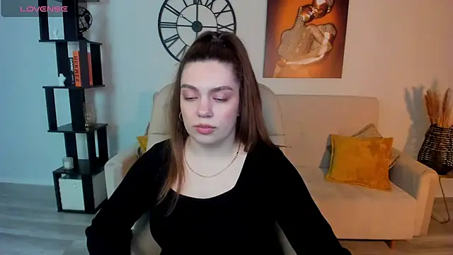 Snapshot of DaniellaLovely chatting on 5, 3, 2025 DaniellaLovely online show from 5, 3, 2025