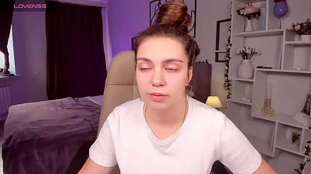 Snapshot of DaniellaLovely chatting on 21, 9, 2025 DaniellaLovely online show from 21, 9, 2025