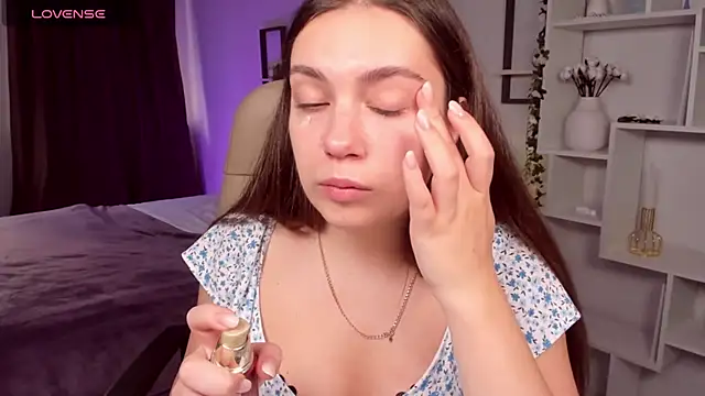 Snapshot of DaniellaLovely chatting on 22, 9, 2025 DaniellaLovely online show from 22, 9, 2025