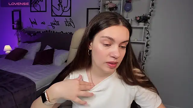 Snapshot of DaniellaLovely chatting on 20, 10, 2025 DaniellaLovely online show from 20, 10, 2025