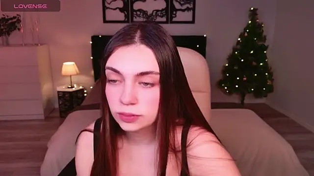 Snapshot of DaniellaLovely chatting on 21, 12, 2025 DaniellaLovely online show from 21, 12, 2025