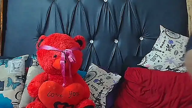 HUMONGUOUSTITSS online show from 24, 9, 2025