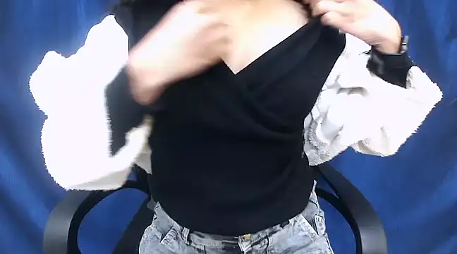 Snapshot of cutie-pie8 chatting on 10, 1, 2025 cutie-pie8 online show from 10, 1, 2025