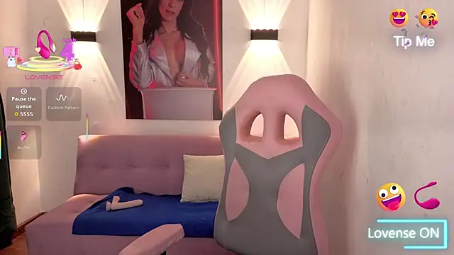 Snapshot of vittorialombardi__ chatting on 10, 9, 2025 vittorialombardi online show from 10, 9, 2025