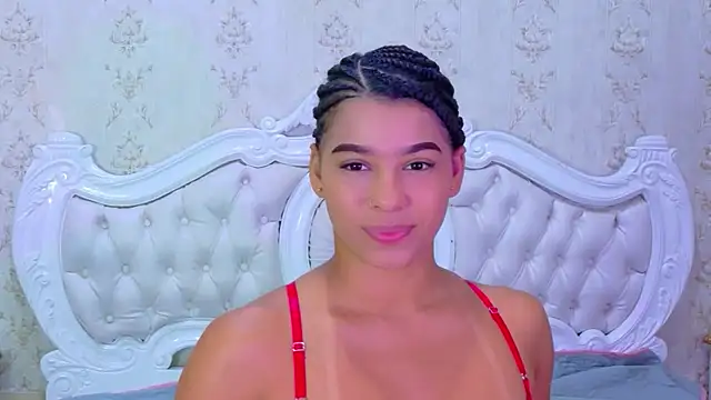 TiaraRosse online show from 22, 12, 2025