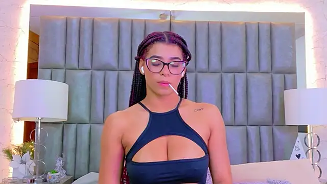 TiaraRosse online show from 20, 6, 2026