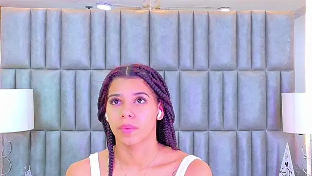 TiaraRosse online show from 24, 6, 2026