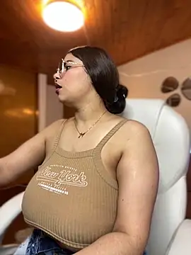 Snapshot of Isabella_boobd chatting on 7, 10, 2025 Isabella boobd online show from 7, 10, 2025