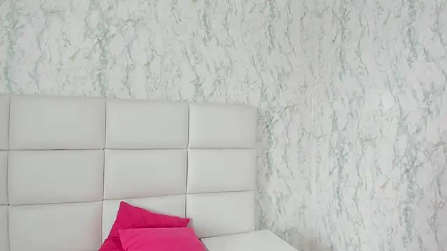 MIA  SAENZ online show from 21, 3, 2025