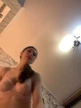 Snapshot of LushLuna chatting on 5, 10, 2025 LushLuna online show from 5, 10, 2025