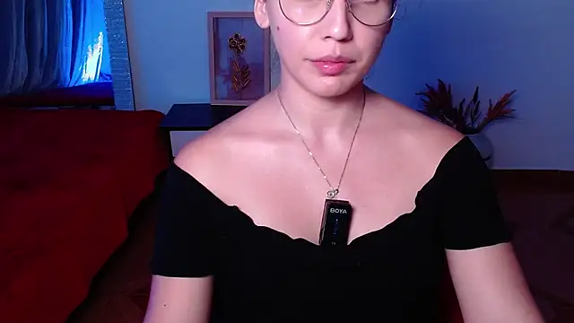 Snapshot of Sigrid- chatting on 10, 3, 2025 Sigrid- online show from 10, 3, 2025