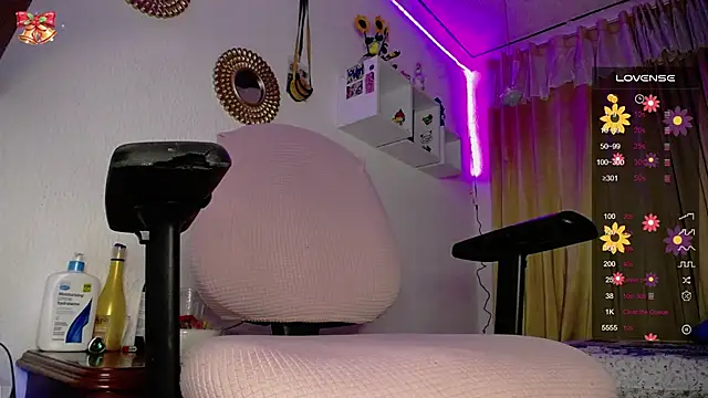 Soffy-brooks online show from 9, 12, 2024