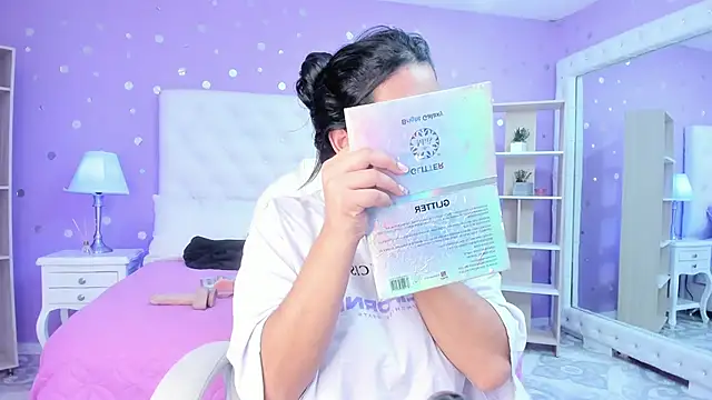 scarlette 15  online show from 25, 9, 2025