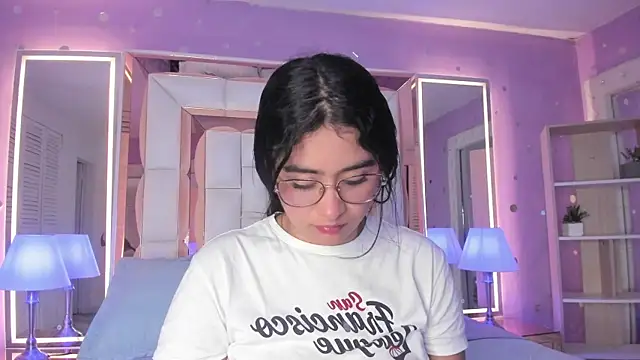 scarlette 15  online show from 22, 7, 2026