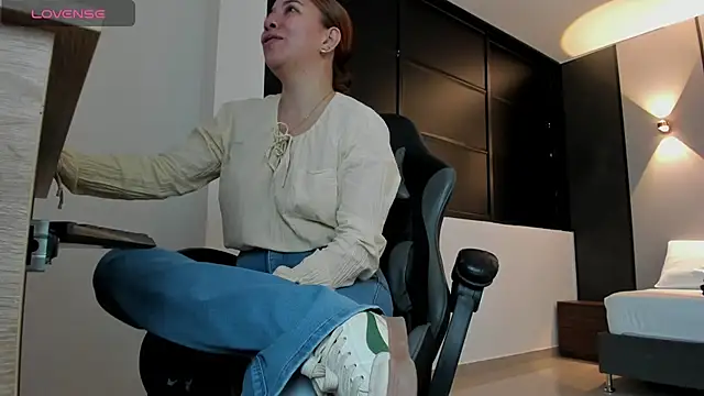 alma fenix online show from 16, 9, 2025