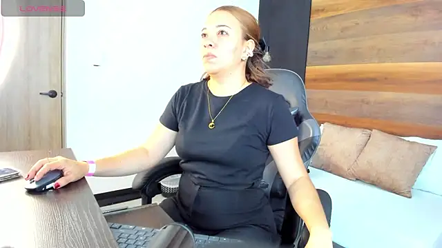 alma fenix online show from 22, 9, 2025