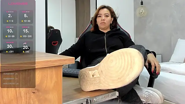 alma fenix online show from 28, 10, 2025