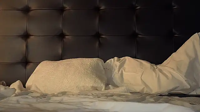 Snapshot of wheresando1 chatting on 23, 9, 2025 wheresando1 online show from 23, 9, 2025