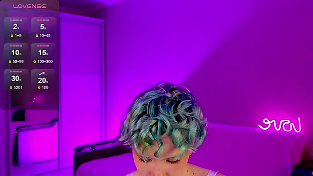 Snapshot of School_Love chatting on 23, 12, 2024 School Love online show from 23, 12, 2024