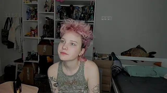 Snapshot of School_Love chatting on 9, 2, 2026 School Love online show from 9, 2, 2026