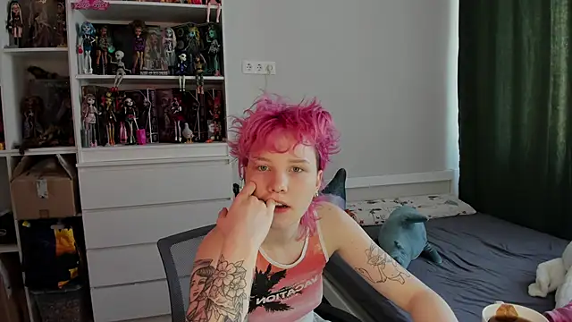 School Love online show from 5, 3, 2026