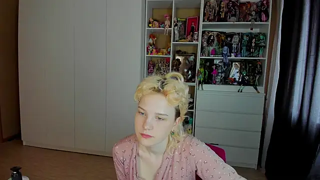 School Love online show from 14, 7, 2026