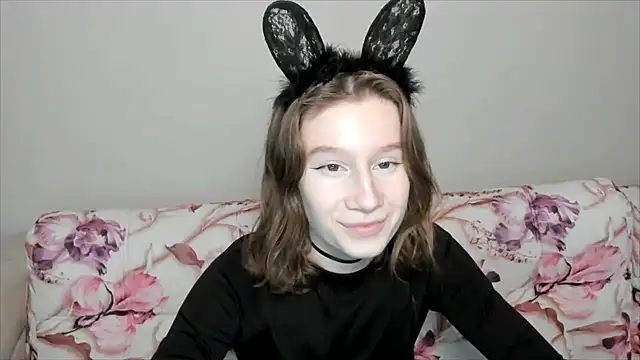 Snapshot of EnigmaSee chatting on 27, 1, 2025 EnigmaSee online show from 27, 1, 2025