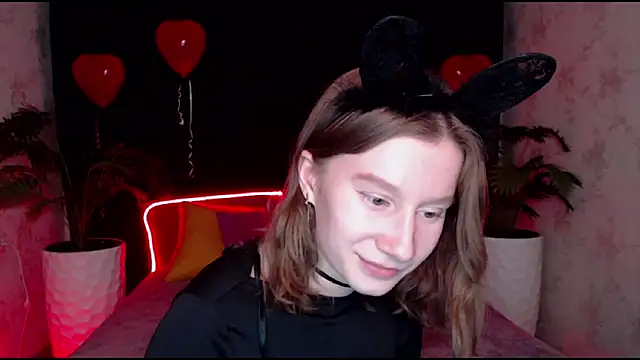 Snapshot of EnigmaSee chatting on 20, 2, 2025 EnigmaSee online show from 20, 2, 2025