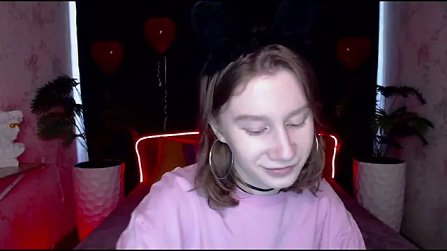 Snapshot of EnigmaSee chatting on 24, 2, 2025 EnigmaSee online show from 24, 2, 2025