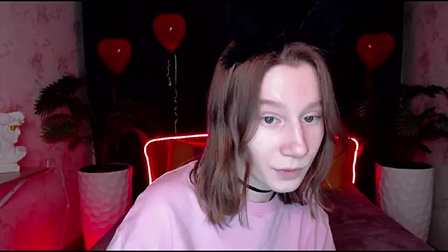 Snapshot of EnigmaSee chatting on 24, 2, 2025 EnigmaSee online show from 24, 2, 2025