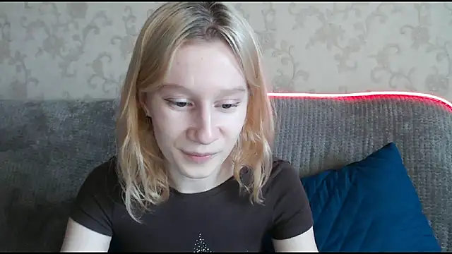 Snapshot of EnigmaSee chatting on 16, 9, 2025 EnigmaSee online show from 16, 9, 2025