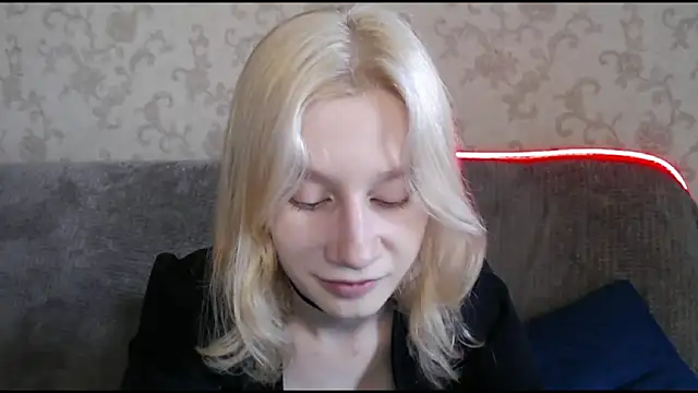 Snapshot of EnigmaSee chatting on 22, 9, 2025 EnigmaSee online show from 22, 9, 2025