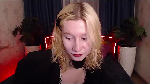 Snapshot of EnigmaSee chatting on 1, 11, 2025 EnigmaSee online show from 1, 11, 2025