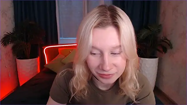 Snapshot of EnigmaSee chatting on 26, 11, 2025 EnigmaSee online show from 26, 11, 2025