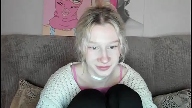 Snapshot of EnigmaSee chatting on 5, 12, 2025 EnigmaSee online show from 5, 12, 2025