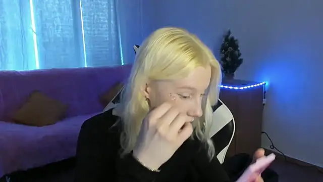 Snapshot of EnigmaSee chatting on 8, 1, 2026 EnigmaSee online show from 8, 1, 2026