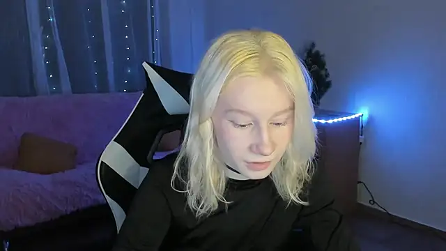 Snapshot of EnigmaSee chatting on 9, 1, 2026 EnigmaSee online show from 9, 1, 2026