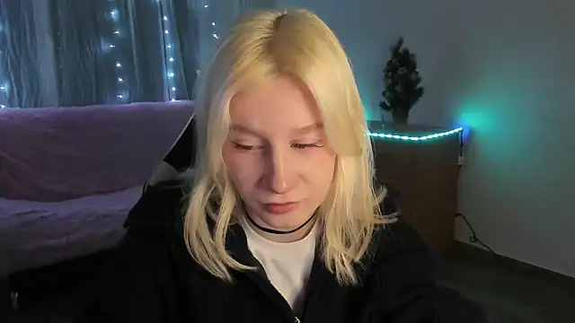 Snapshot of EnigmaSee chatting on 18, 1, 2026 EnigmaSee online show from 18, 1, 2026