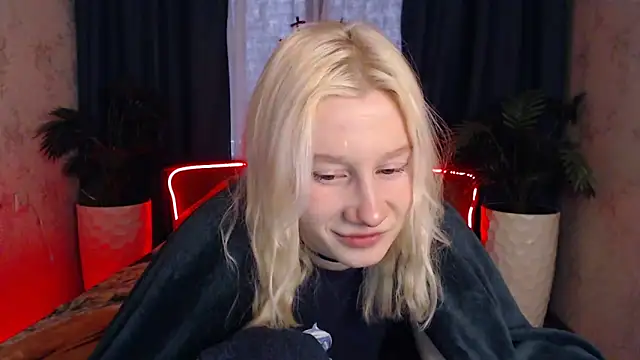 Snapshot of EnigmaSee chatting on 8, 2, 2026 EnigmaSee online show from 8, 2, 2026