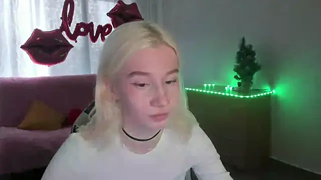 Snapshot of EnigmaSee chatting on 24, 2, 2026 EnigmaSee online show from 24, 2, 2026