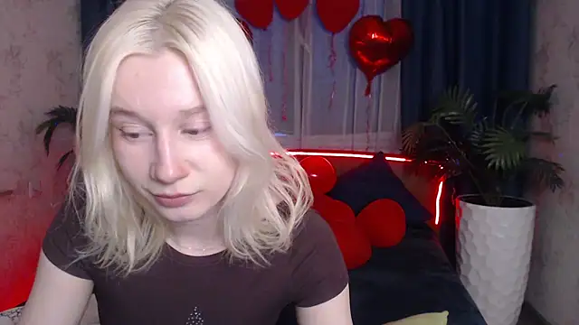 Snapshot of EnigmaSee chatting on 28, 2, 2026 EnigmaSee online show from 28, 2, 2026